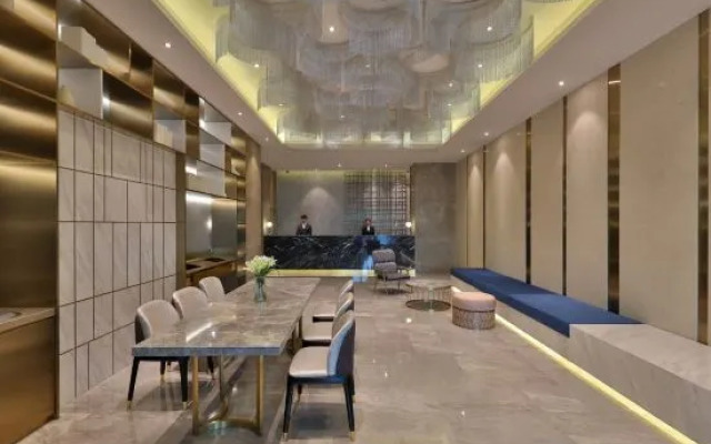 Orange Hotel (Shanghai Hongqiao Railway Station Jiuting)