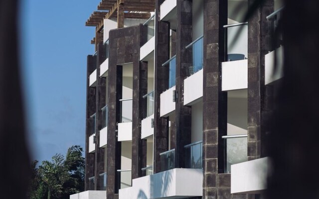 Casa Sky Penthouse Mareazul 2 Bedroom Condo by RedAwning