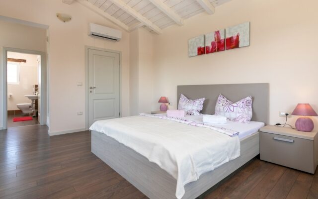 Villa Ena Strani?i