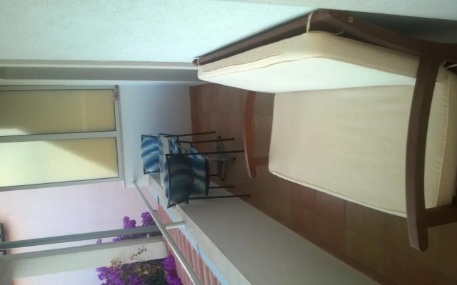 J & B Holiday House