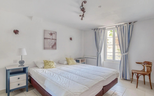 Alluring Holiday Home in Dégagnac with Heated Pool