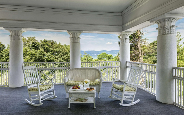 Tarrytown House Estate
