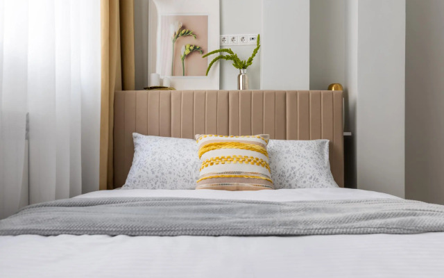 Санди на улице Радио