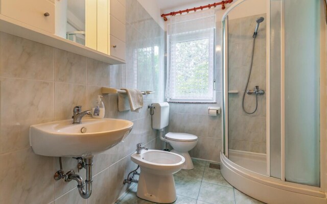 Stunning Home in Liznjan With Wifi and 3 Bedrooms