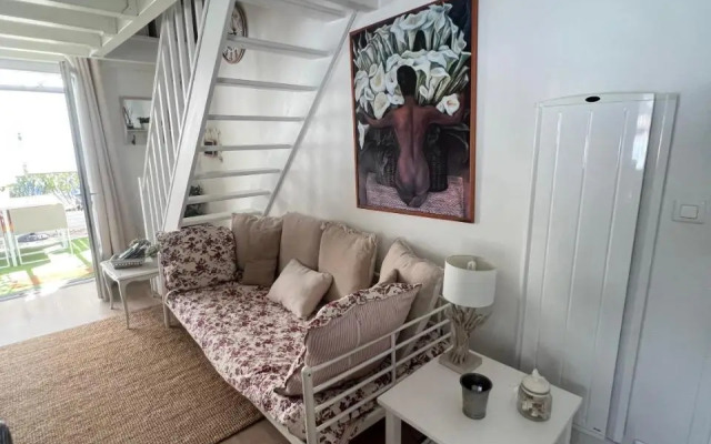 petite maison cosy avec exterieur