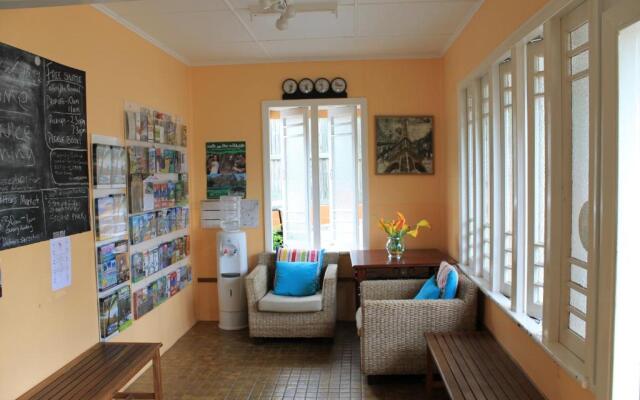 Civic Guest House - Hostel