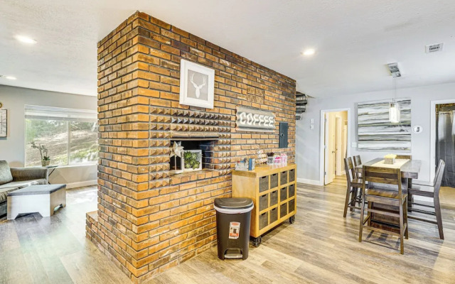 Waterfront Yard, Dock + Game Room: Linn Creek Home