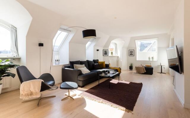 210sqm Lux Penthouse, City Centre-next to Tivoli