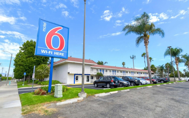 Motel 6 Costa Mesa, CA