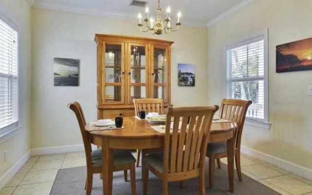 Coral Garden by Avantstay Great Location w/ Balcony & Shared Pool