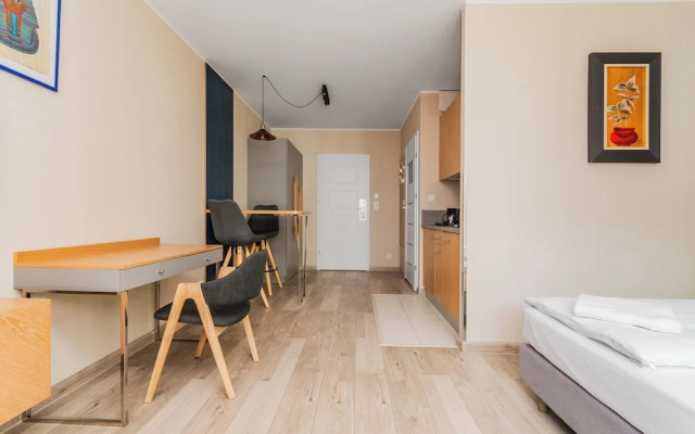 Amber Port 12B by Grand Apartments