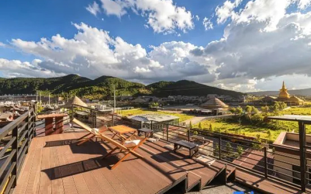 Celeste Cloud Realm – Luxe Oxygen-Equipped Highland Retreat by the Starlit Stupa (Dukezong Old Town) — 2-star hotel in Shangri-La