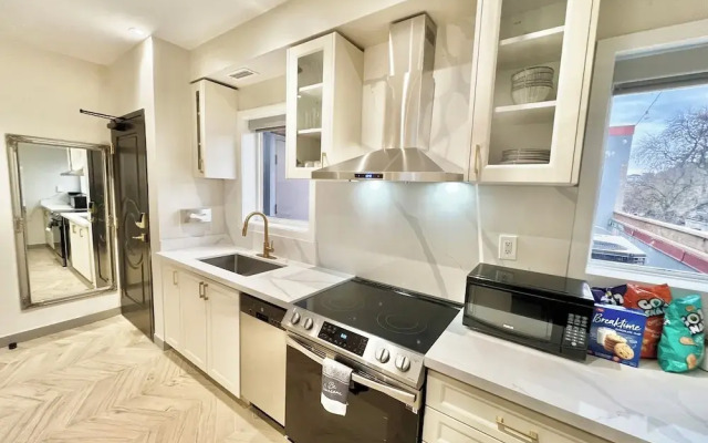 Toronto Rooms and Suites