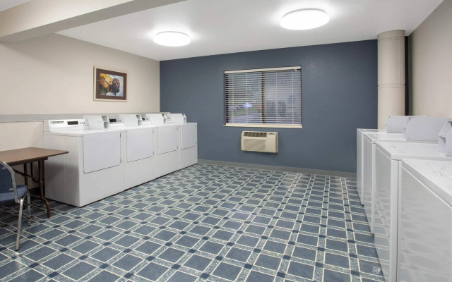 Travelodge by Wyndham Gardiner Yellowstone Park North