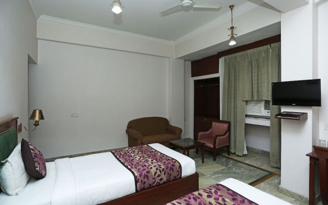 OYO 8178 Hotel Saket