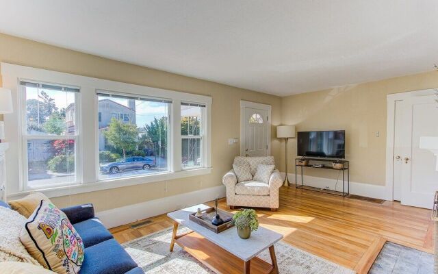 Woolsey Street - 2 Br Home