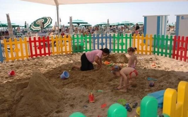 Los Nidos Holiday Resort Bungalows