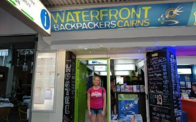 Waterfront Backpackers - Hostel