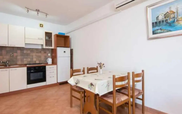 Spacious and Cozy Seafront Apartments
