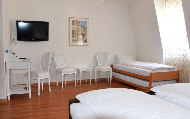 Hotel Weisses Kreuz - Image 5