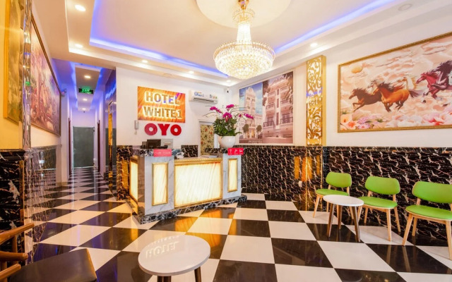 White 1 Hotel by OYO Rooms