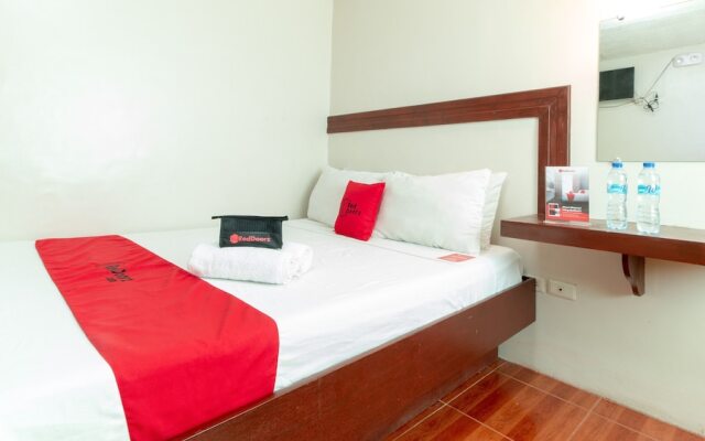 RedDoorz @ Paterno Street Tacloban