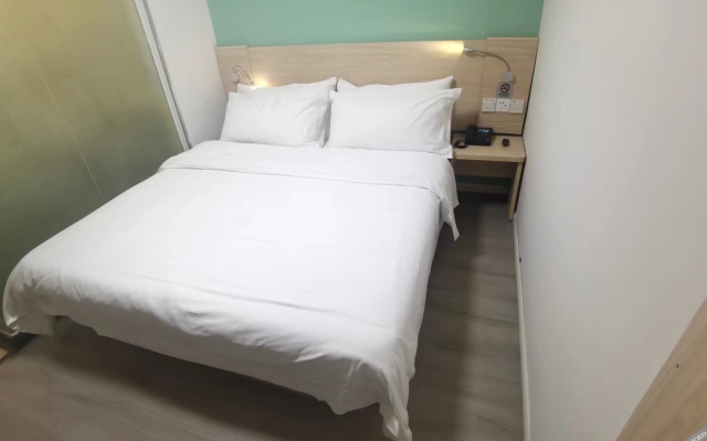 7Days Inn Chain Hotel (Wuhan High-speed Railway Station)