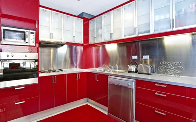 Sydney CBD 2 Bedroom Apartment with Balcony