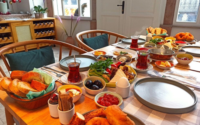 Min Ayvalık (Adults Only +12)