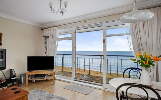 On The Beach - Direct Beach Access Sea Views