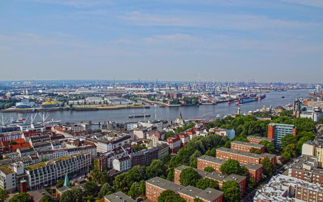 Premier Inn Hamburg City Alster