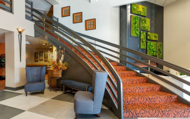 Best Western Plus Mill Creek Inn