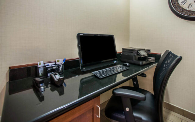 Comfort Inn & Suites Marion I-57