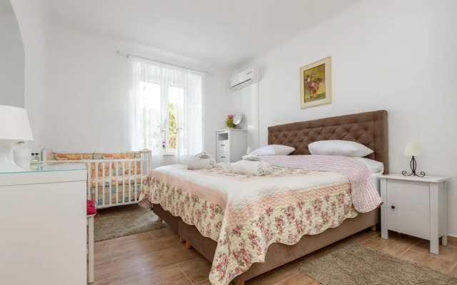For All Seasons Apartment