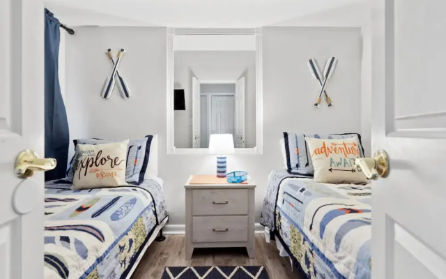 Palms Resort by Elliott Beach Rentals