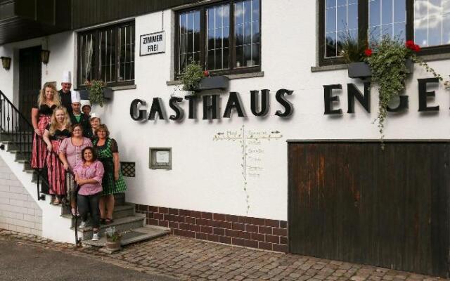 Engel 16 - Adults Only