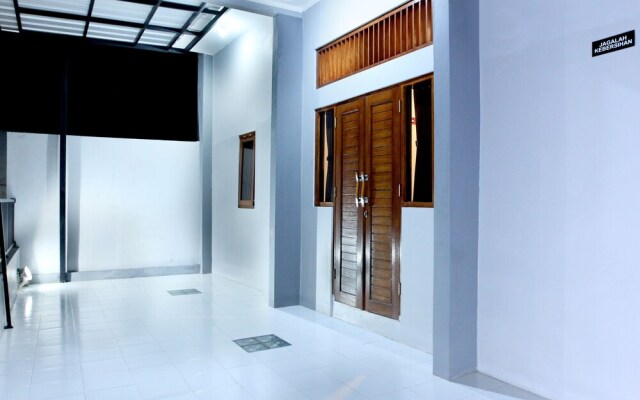 OYO 121 Ayub Residence Syariah