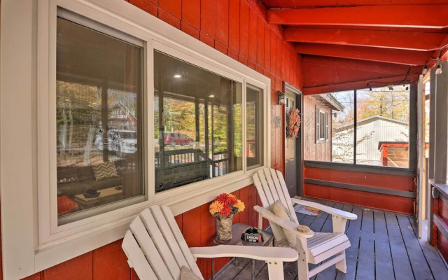 Arrowhead Lake Amenities: Quaint Home w/ Fireplace