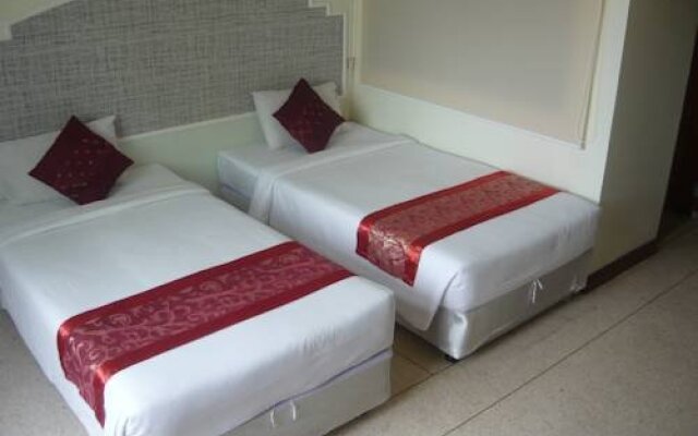 Morakot Twin Chumphon