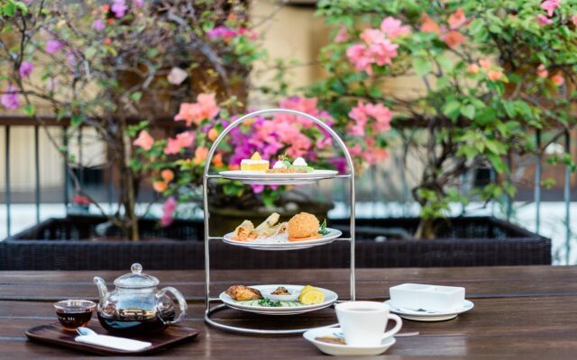 Vouk Hotel & Suites
