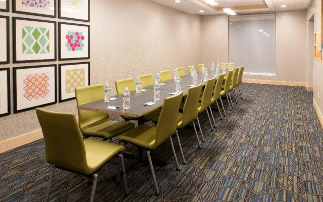 Holiday Inn Express & Suites North Battleford by IHG
