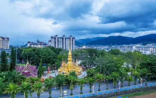 Menglian Ruixin Hotel