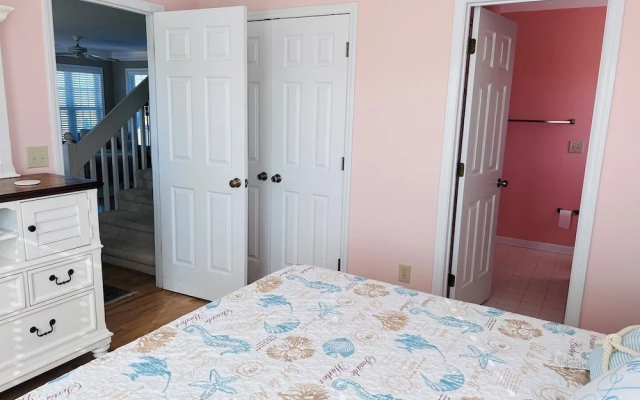 Victoria - 3 Br Home