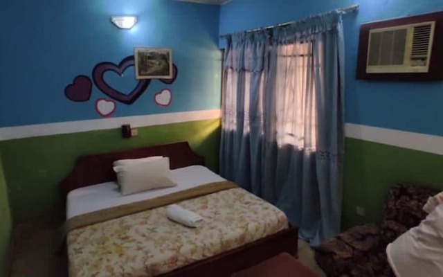 Townhall Hotel & Suites