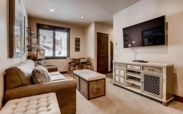 Spacious 4 Bedroom Townhome in River Run Village Within Walking Distance to Gondola and Restaurants