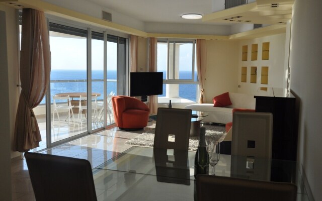 Isra Home Luxury Apartment with Sea View