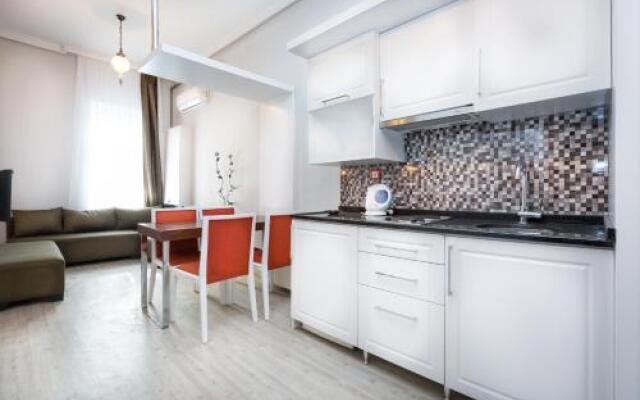 De Moon Suites Hotel