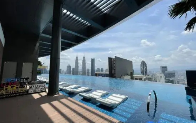 Eaton Residences by Romeo Bnb