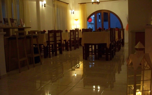 Zeus Hotel