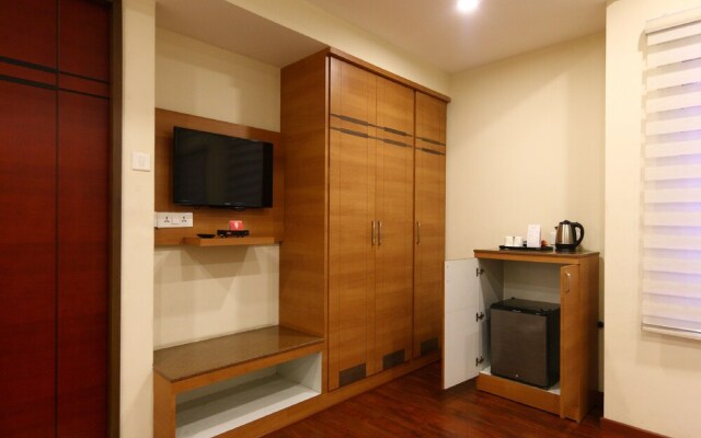 OYO 8108 Adore Residency
